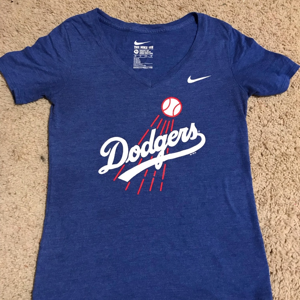 Super cute dodgers tee